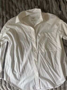 Women’s Medium Abercrombie & Fitch White Button-Up Shirt Oversized